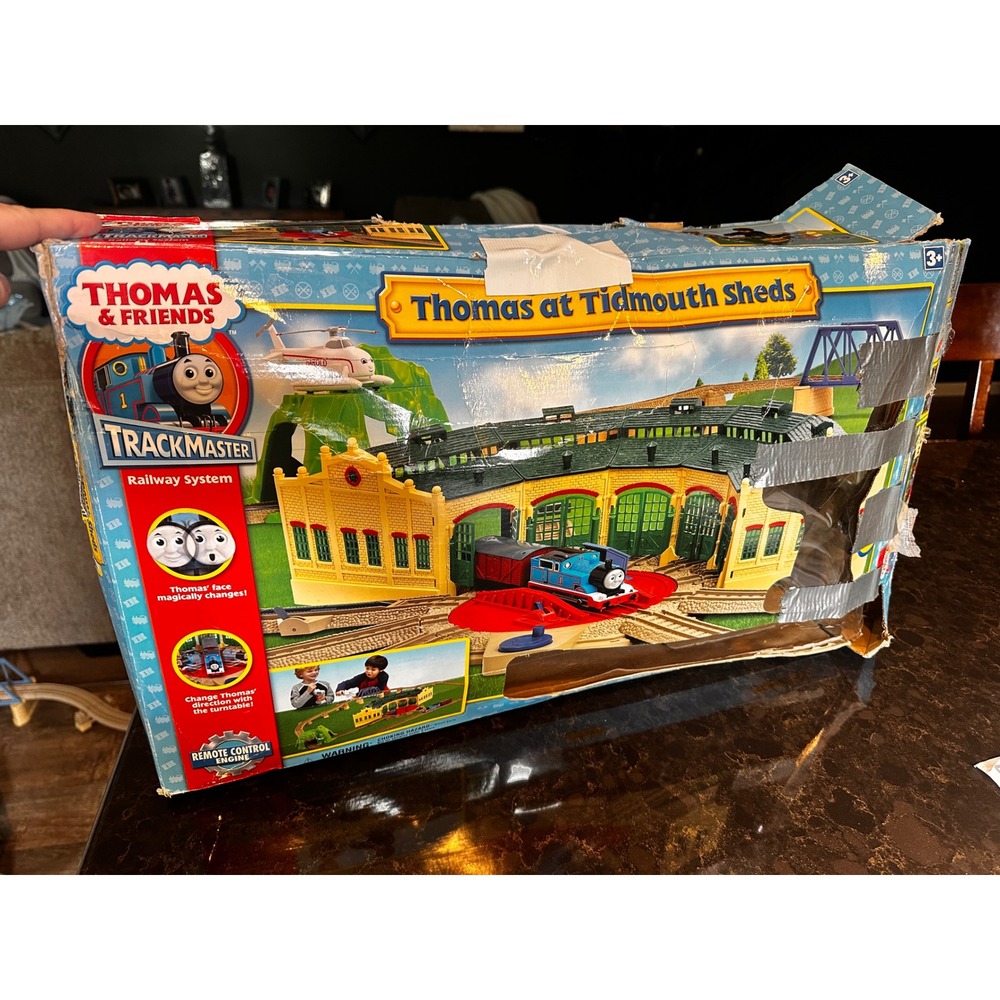 Thomas & Friends TrackMaster Thomas at Tidmouth Sheds Motorized Railway Set